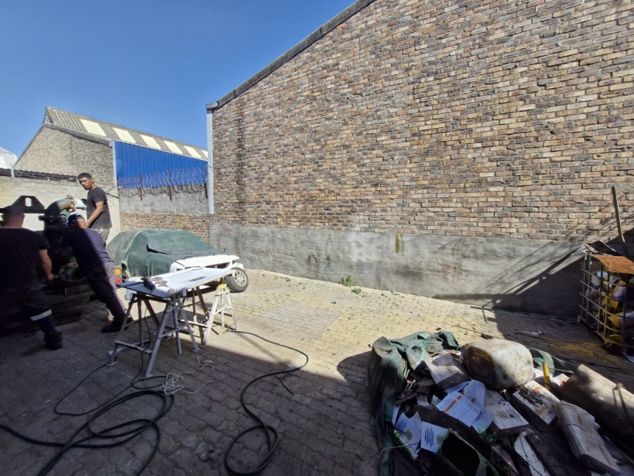 Commercial Property for Sale in Okavango Park Western Cape